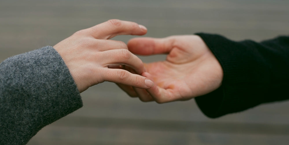 Как загубата на слуха влияе върху връзките